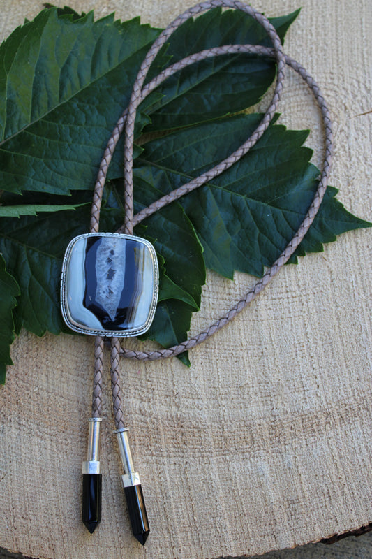 Tuxedo Agate Bolo Tie with Onyx Tips